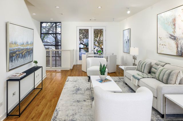 2910 Woodside Street, Dallas, TX 75204