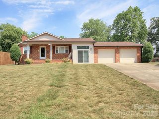 1005 Forest Park Drive, Statesville, NC 28677