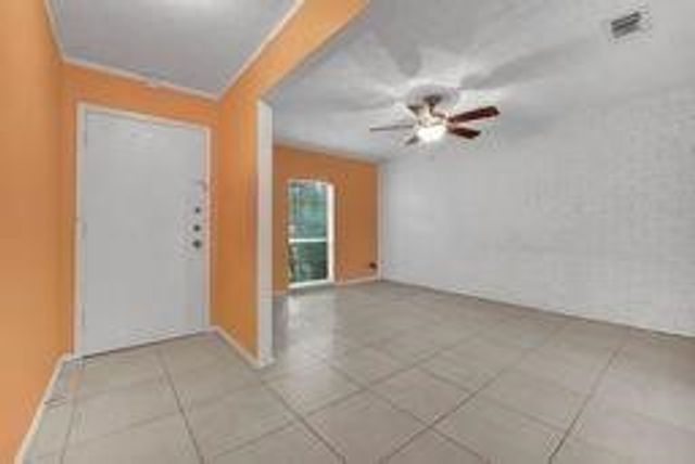 76 W Mountain Creek Drive 23, Grand Prairie, TX 75052