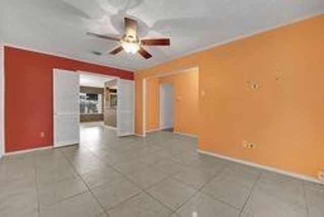 76 W Mountain Creek Drive 23, Grand Prairie, TX 75052