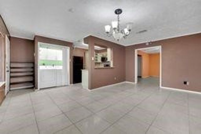 76 W Mountain Creek Drive 23, Grand Prairie, TX 75052