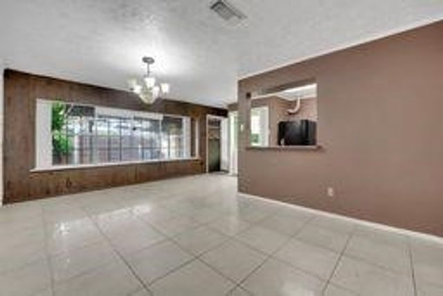 76 W Mountain Creek Drive 23, Grand Prairie, TX 75052