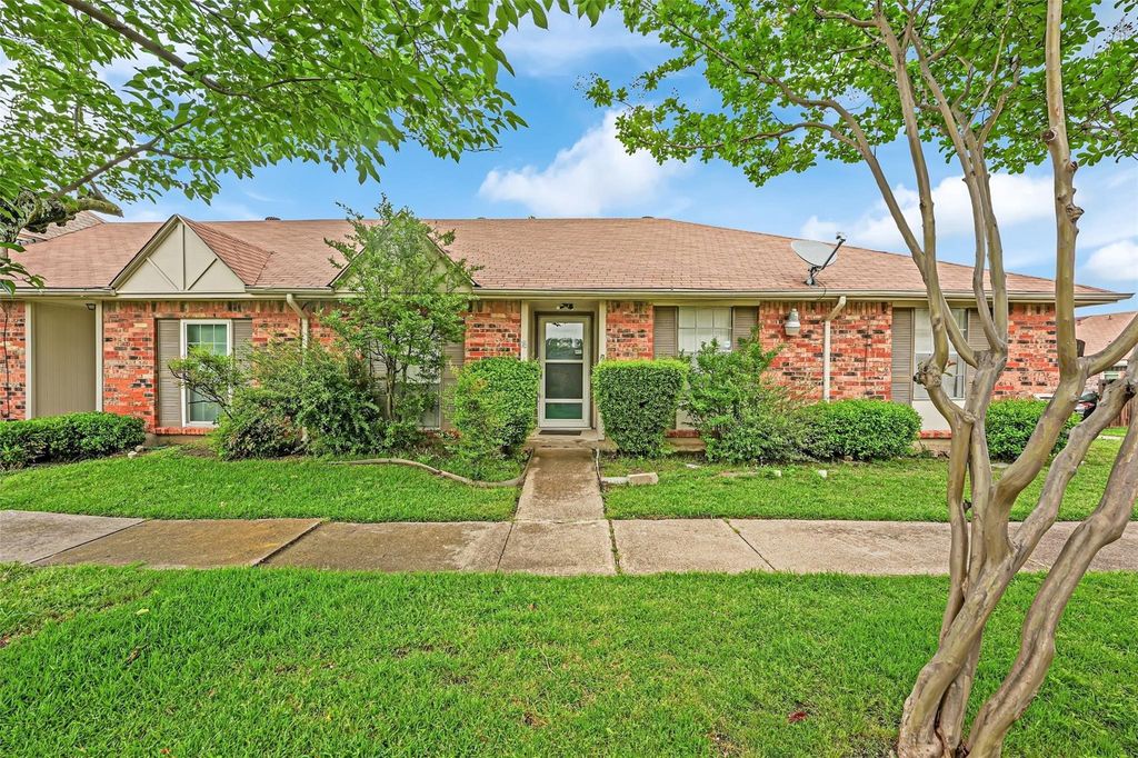 76 W Mountain Creek Drive 23, Grand Prairie, TX 75052