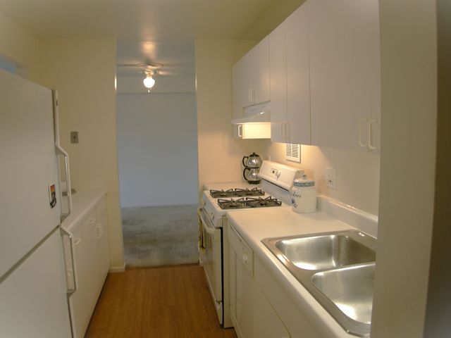 1216 S New Wilke Road 406, Arlington Heights, IL 60005