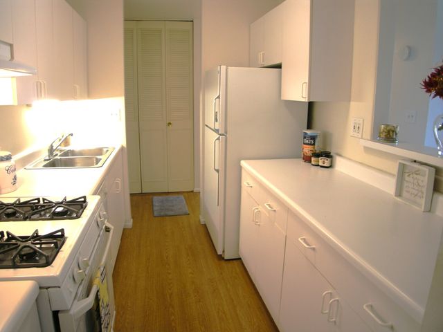1216 S New Wilke Road 406, Arlington Heights, IL 60005