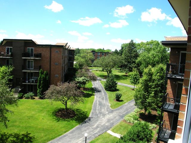 1216 S New Wilke Road 406, Arlington Heights, IL 60005