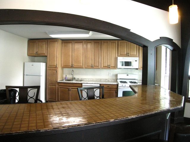 1216 S New Wilke Road 406, Arlington Heights, IL 60005