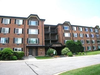 1216 S New Wilke Road 406, Arlington Heights, IL 60005
