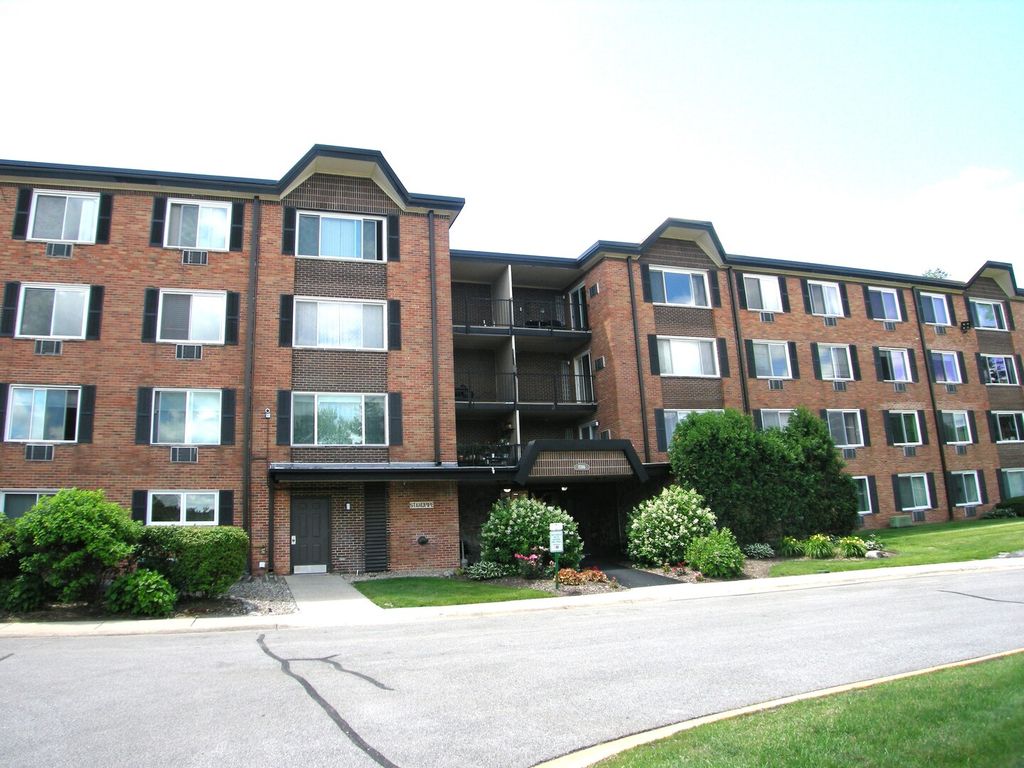 1216 S New Wilke Road 406, Arlington Heights, IL 60005