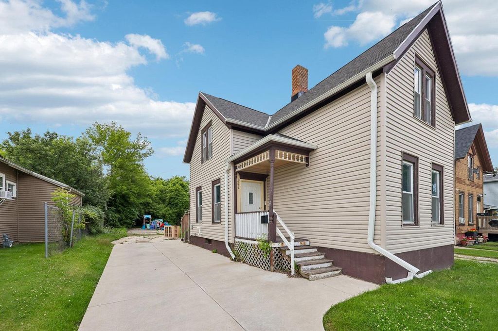 1222 Summit AVENUE, Racine, WI 53404
