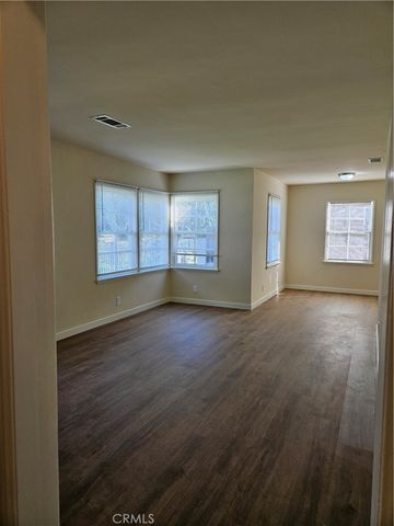 6907 White Oak, Reseda, CA 91335