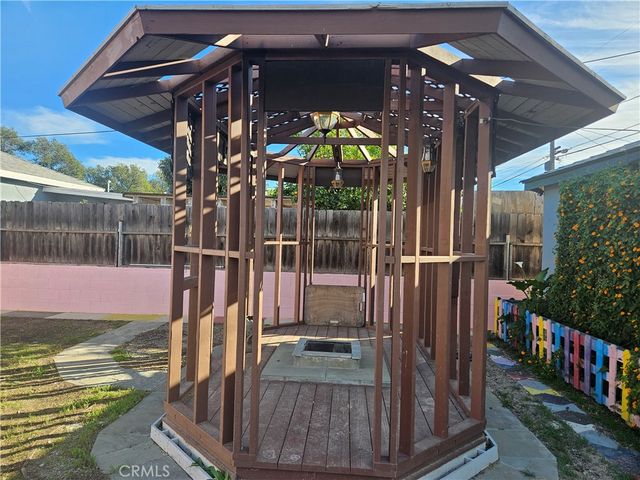 6907 White Oak, Reseda, CA 91335