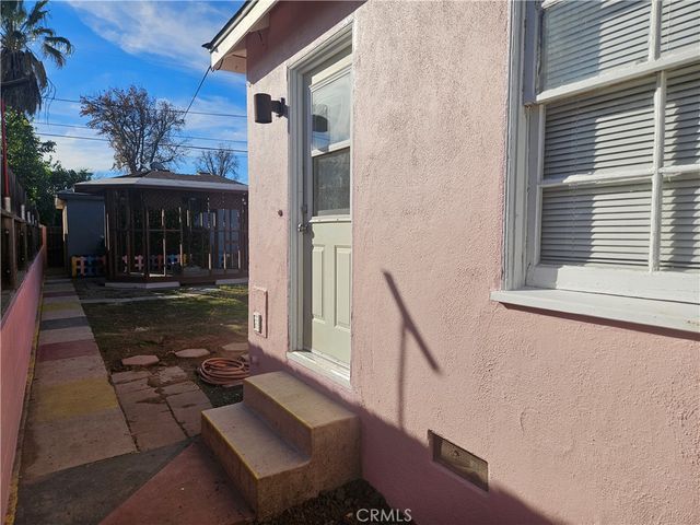 6907 White Oak, Reseda, CA 91335