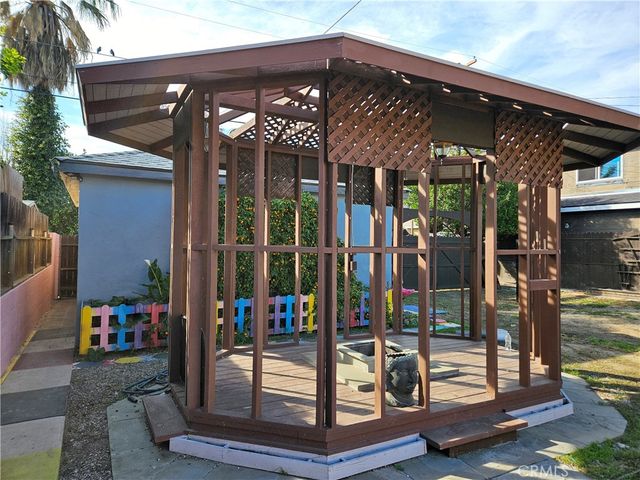 6907 White Oak, Reseda, CA 91335