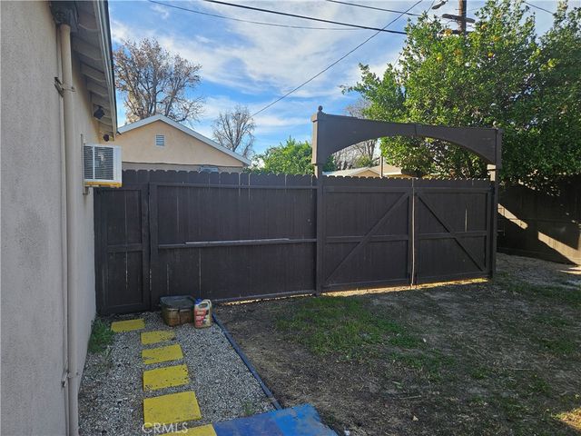 6907 White Oak, Reseda, CA 91335