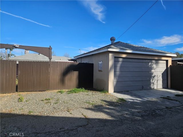 6907 White Oak, Reseda, CA 91335