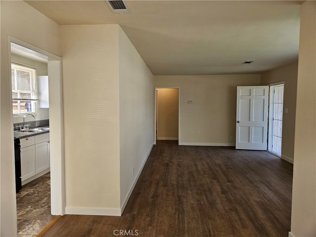 6907 White Oak, Reseda, CA 91335