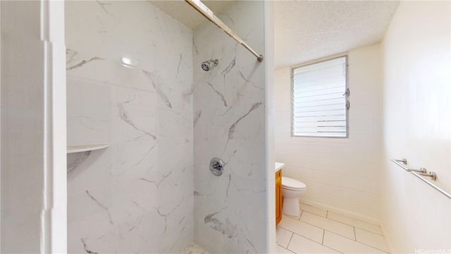 39 Hialoa Street 102, Honolulu, HI 96817