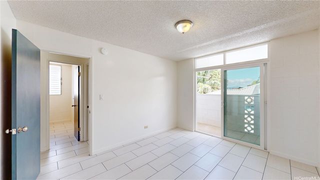 39 Hialoa Street 102, Honolulu, HI 96817
