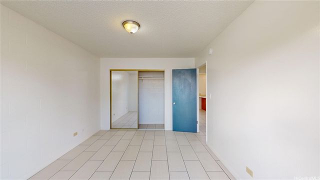 39 Hialoa Street 102, Honolulu, HI 96817
