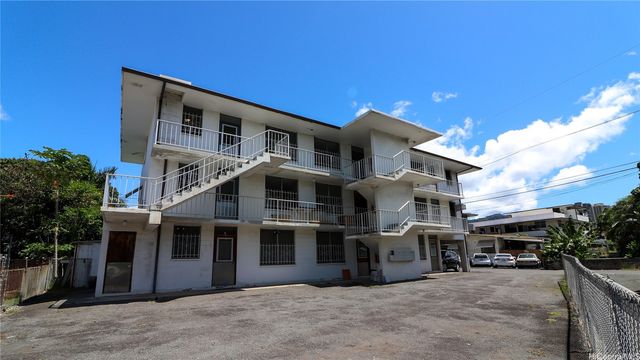 39 Hialoa Street 102, Honolulu, HI 96817