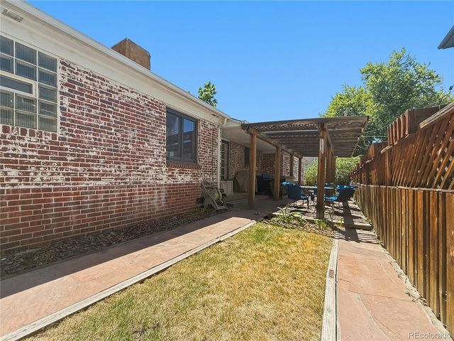 1101 Locust Street, Denver, CO 80220