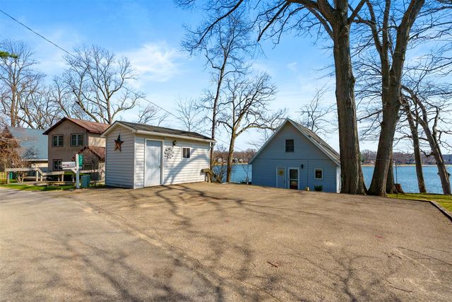 27965 North Street, Gobles, MI 49055