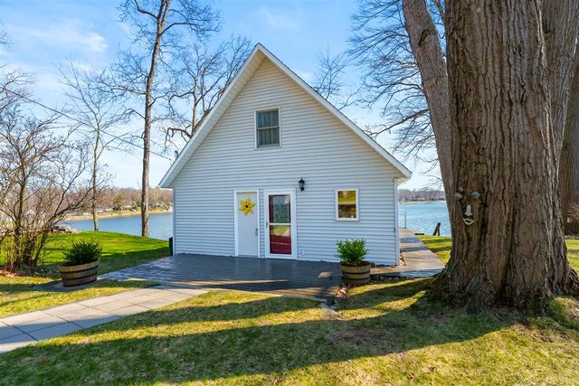 27965 North Street, Gobles, MI 49055