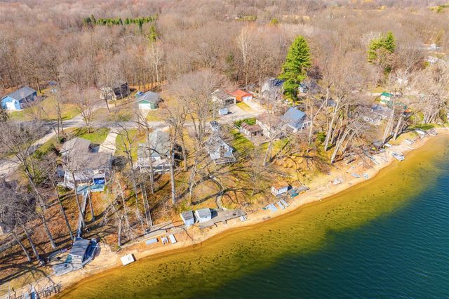 27965 North Street, Gobles, MI 49055