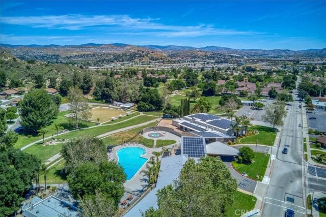 19334 Oak Crossing, Newhall, CA 91321