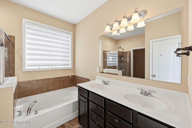 17107 Creek Vista Ct, Louisville, KY 40245