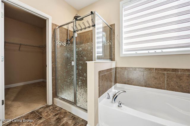 17107 Creek Vista Ct, Louisville, KY 40245