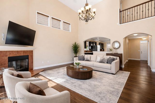 17107 Creek Vista Ct, Louisville, KY 40245