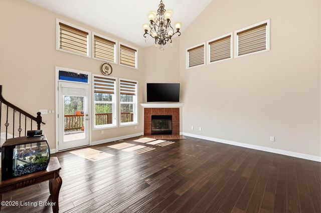 17107 Creek Vista Ct, Louisville, KY 40245