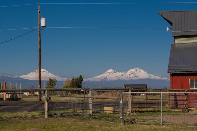 20900 SW Young Avenue, Bend, OR 97703