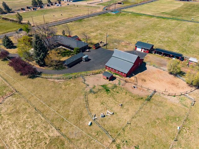 20900 SW Young Avenue, Bend, OR 97703