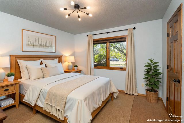 20900 SW Young Avenue, Bend, OR 97703