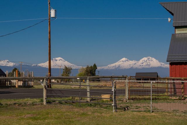 20900 SW Young Avenue, Bend, OR 97703