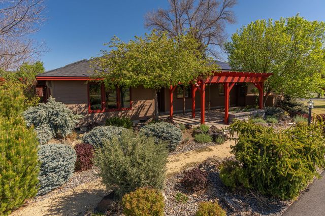 20900 SW Young Avenue, Bend, OR 97703