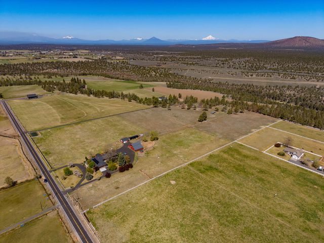 20900 SW Young Avenue, Bend, OR 97703