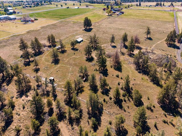 20900 SW Young Avenue, Bend, OR 97703