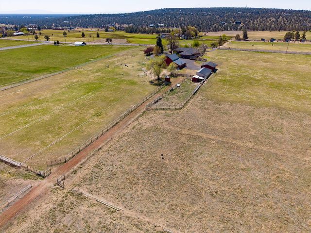 20900 SW Young Avenue, Bend, OR 97703
