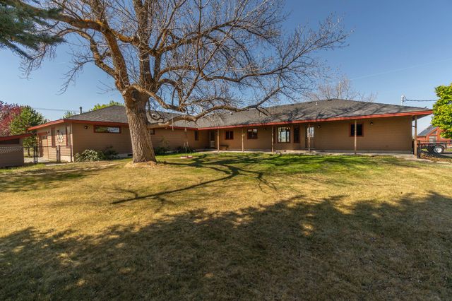20900 SW Young Avenue, Bend, OR 97703