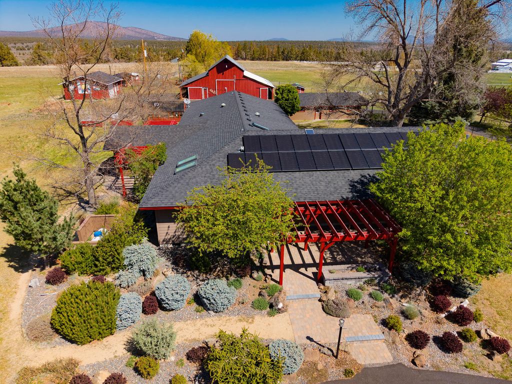 20900 SW Young Avenue, Bend, OR 97703