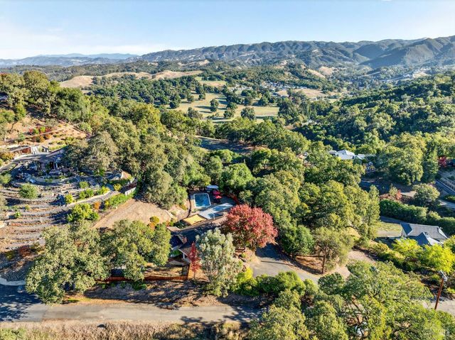 351 View Dr, Ukiah, CA 95482