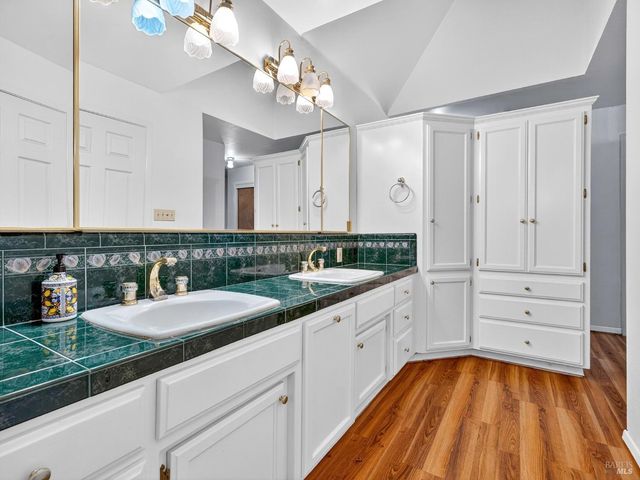 351 View Dr, Ukiah, CA 95482