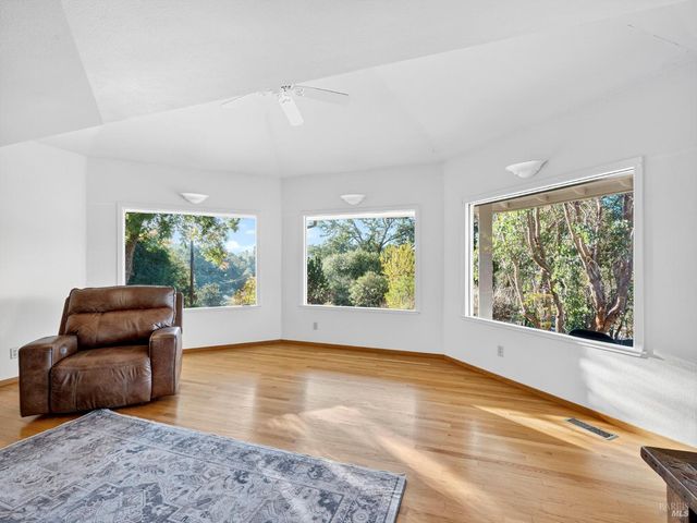 351 View Dr, Ukiah, CA 95482