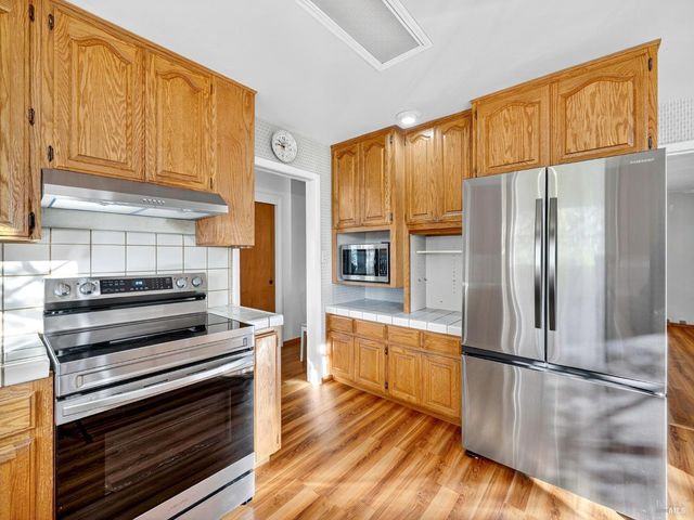 351 View Dr, Ukiah, CA 95482