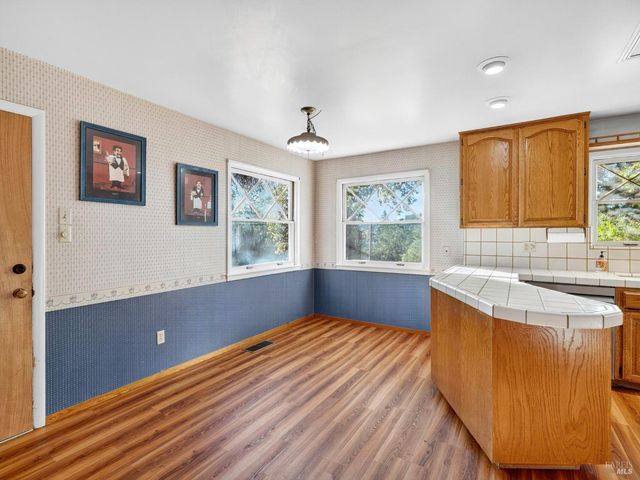 351 View Dr, Ukiah, CA 95482