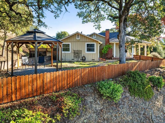 351 View Dr, Ukiah, CA 95482